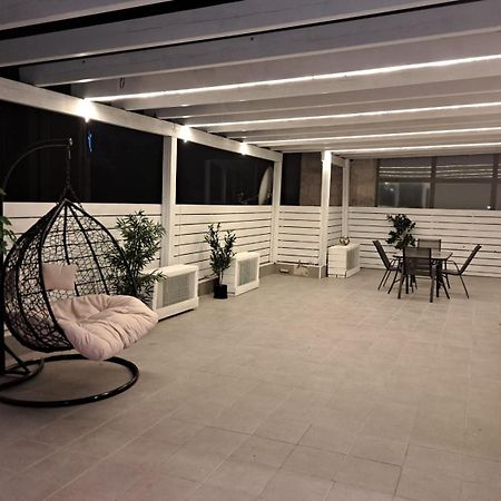 Authentic One Bedroom Apartment In City Center エルサレム エクステリア 写真