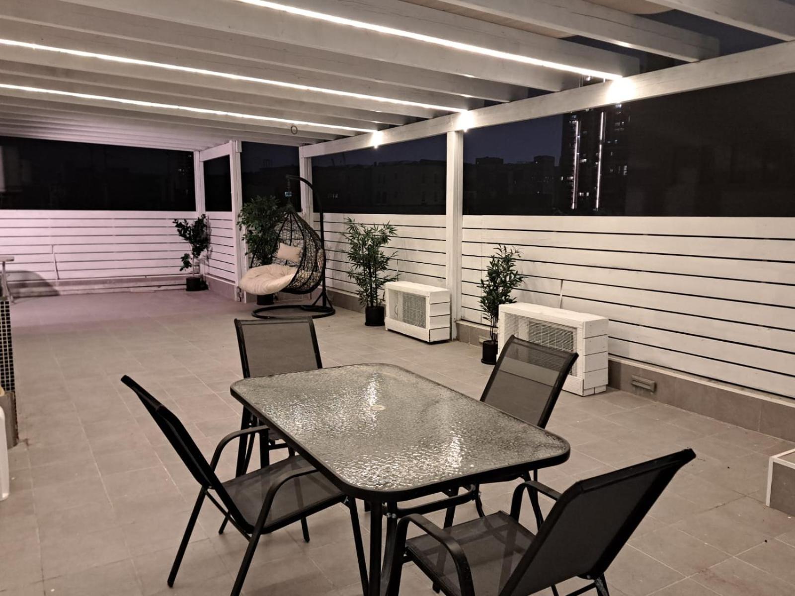 Authentic One Bedroom Apartment In City Center エルサレム エクステリア 写真