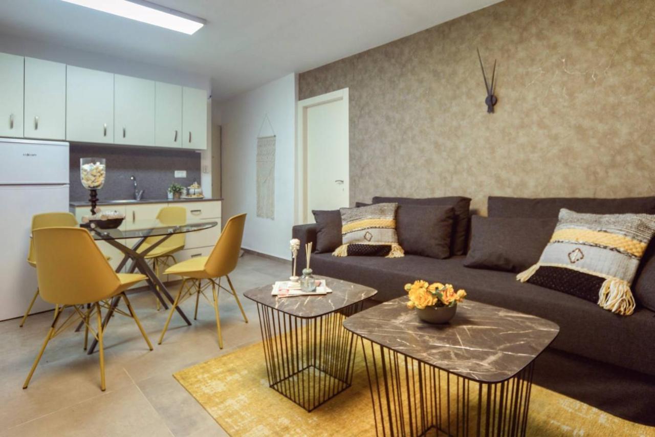 Authentic One Bedroom Apartment In City Center エルサレム エクステリア 写真